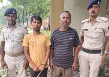 रांची से 30 लाख रुपये के आईफोन चुराए, पूर्वी चंपारण में बेचते हुए गिरफ्तार