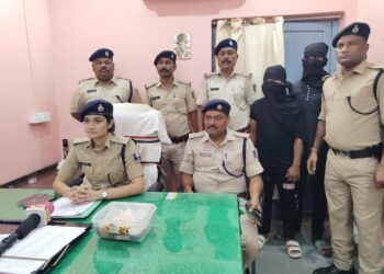 पूर्णिया पुलिस ने फर्जी लूटकांड का किया खुलासा, आदर्श वस्त्रालय के कर्मचारी ने ही रची थी झूठी साजिश…पुलिस ने किया गिरफ्तार