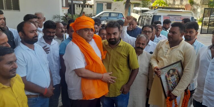 जीरादेई विधानसभा से बाग़ी उम्मीदवार के रुप में लड़ सकते हैं चुनाव : बिट्टू सिंह