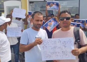 बड़हरिया विधान सभा के राजद मतदाताओं ने कहा की बाहरी को भागना है अशरफ को लाना है