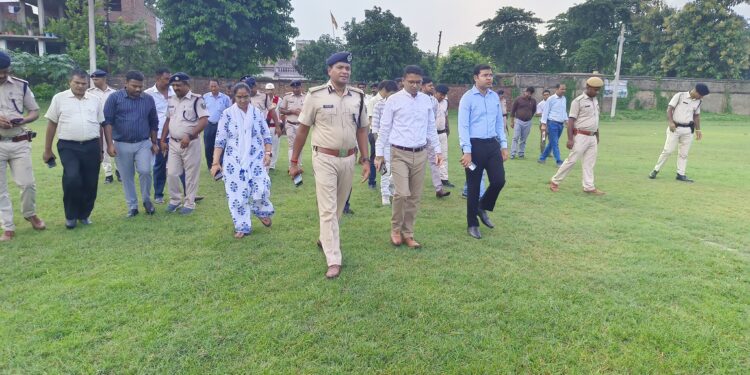 मुख्यमंत्री बिहार के प्रस्तावित सारण आगमन एवं कार्यक्रम को लेकर आज जिलाधिकारी, सारण एवं वरीय पुलिस अधीक्षक, सारण द्वारा कार्यक्रम स्थल का निरीक्षण किया गया।