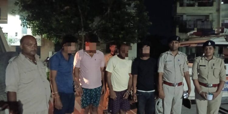 दरभंगा में ठगी कांड का खुलासा, तंत्र मंत्र से गहने लूटने वाले 4 अपराधी गिरफ्तार, 23 ग्राम सोना एवं मोटरसाइकिल बरामद