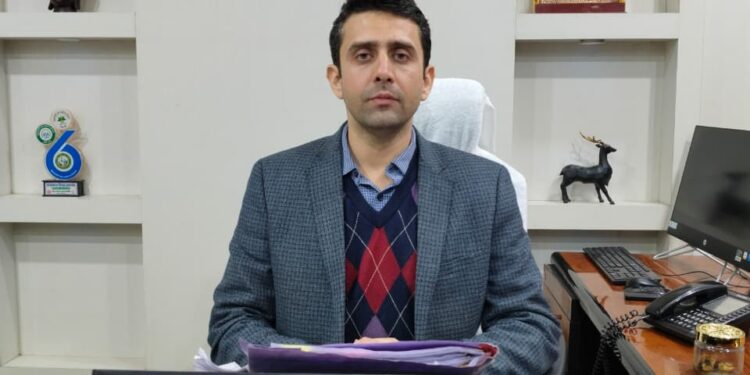 नीति आयोग (भारत सरकार) द्वारा आकांक्षी जिला और आकांक्षी प्रखण्ड कार्यक्रम अन्तर्गत “संपूर्णता अभियान” में संतृप्तता को लेकर जिला पदाधिकारी सीतामढ़ी और प्रखण्ड विकास पदाधिकारी बैरगनिया को किया गया सम्मानित।