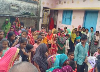 अपने भाई की गोली लगने से हुई मौत पर भाई को देखने जा रही बहन का भी सड़क दुर्घटना में हुई मौत