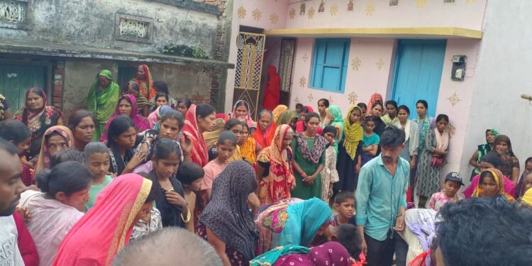 अपने भाई की गोली लगने से हुई मौत पर भाई को देखने जा रही बहन का भी सड़क दुर्घटना में हुई मौत