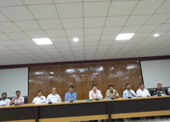 उर्वरक की कालाबाजारी करने वालों पर होगी सख्त कार्रवाई : डीएम