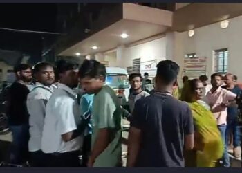 बड़हरिया थाना क्षेत्र के हथिगाई गांव प्रेम प्रसंग को लेकर हुए हुई चाकू बाजी में एक की मौत, दो गंभीर रूप घायल हो गए