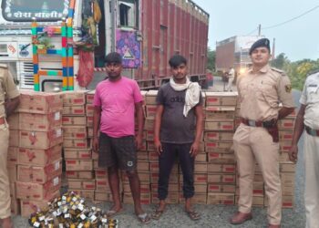 गोपालगंज :- बिहार विधानसभा चुनाव से पहले शराब के विरुद्ध बड़ी कार्रवाई। 931.200 लीटर विदेशी शराब के साथ एक ट्रक जप्त।