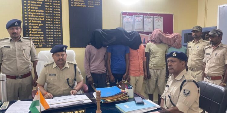 बालक अपहरण कांड मामले में पांच अपराधियों को पुलिस ने किया गिरफ्तार