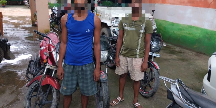 मांझी थानान्तर्गत चोरी की 03 मोटरसाइकिल बरामद कर 02 अभियुक्त को किया गया गिरफ्तार