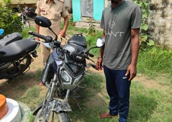 गौरा थानान्तर्गत चोरी की मोटरसाइकिल बरामद कर 01 अभियुक्त को किया गया गिरफ्तार