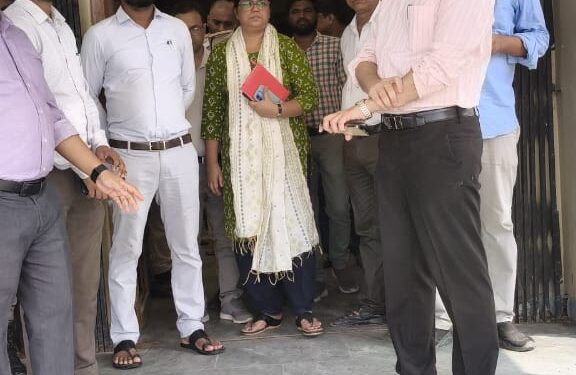 आसन्न बिहार विधान सभा आम निर्वाचन—2025 को लेकर जिला निर्वाचन अधिकारी–सह–जिलाधिकारी श्री रिची पांडेय ने आज सीतामढ़ी इंजीनियरिंग कॉलेज (एसआईटी)का स्थलीय निरीक्षण किया।