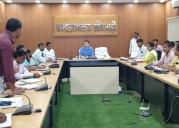 ई-केवाईसी और राशन वितरण की समीक्षा : डीएम ने दी सख्त हिदायत, निर्धारित समय सीमा में कार्य पूर्ण करने का निर्देश