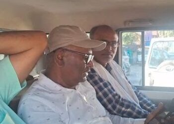 निगरानी ने जिला सहकारिता पदाधिकारी को घूस लेते किया गिरफ्तार:पैक्स गोदाम बनाने की स्वीकृति के लिए मांगे थे 25 हजार, 10 में हुई थी डील