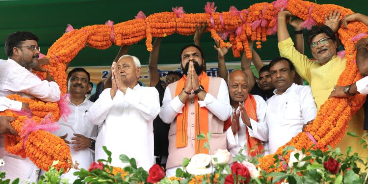 मुख्यमंत्री ने गोपालगंज जिले में 1585 करोड़ रुपये की 185 योजनाओं का किया उद्घाटन एवं शिलान्यास