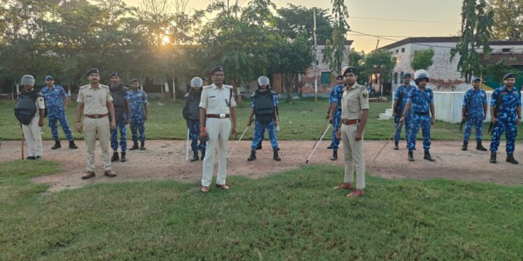 सारण पुलिस द्वारा आगामी दुर्गा पूजा, दिपावली एवं छठ पर्व के अवसर पर सुरक्षा व्यवस्था बनाये रखने हेतु विशेष प्रशिक्षण एवं मॉक ड्रिल का किया गया आयोजन