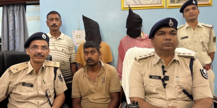 झाझा में संतोष बरामद, 24 सितंबर को हुआ था अपहरण:26 को पत्नी ने कराई थी FIR ,दो गिरफ्तार, फिरौती के लिए हुआ था कांड