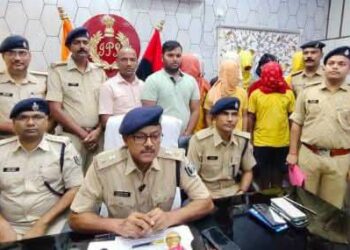 जमुई पुलिस ने कुख्यात बाइक चोर गिरोह का किया पर्दाफाश, आठ अपराधी गिरफ्तार; चोरी की बाइक भी बरामद