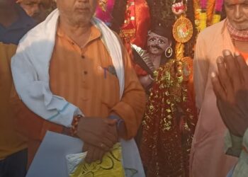 सुंदरी बाजार के माता दुर्गा की मूर्ति पूरे विधि विधान के साथ तालाब में विसर्जित किया गया