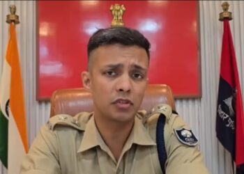 मृतक विक्की का फुफेरा भाई राजा कुमार ने अपने दोस्त साहिल की बीबी से फोन करवा कर विक्की को गोपालगंज बुला कर हत्या किया था