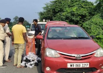 26 Kg गांजा के साथ दो तस्कर गिरफ्तार:पश्चिम बंगाल के दार्जलिंग के रहने वाले हैं दोनों, रास्ता भटककर बंगाल से पहुंचे पूर्णिया