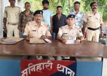 मनिहारी पुलिस की शराब तस्करों पर बड़ी कार्रवाई, चार गिरफ्तार