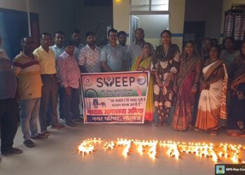 मतदाता जागरूकता के लिए उसका गांव सीएससी में हुआ दीपोत्सव