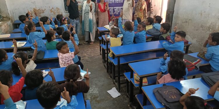 मतदान प्रतिशत बढ़ाने की दिशा में जिले में सघन मतदाता जागरूकता अभियान जारी