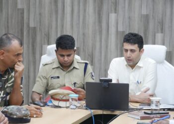 विधान सभा आम निर्वाचन–2025 के मद्देनज़र इंडो–नेपाल बॉर्डर डिस्ट्रिक्ट समन्वय समिति की बैठक आज समाहरणालय, सीतामढ़ी स्थित एन.आई.सी. कक्ष में वीडियो कॉन्फ्रेंसिंग के माध्यम से आयोजित की गई।