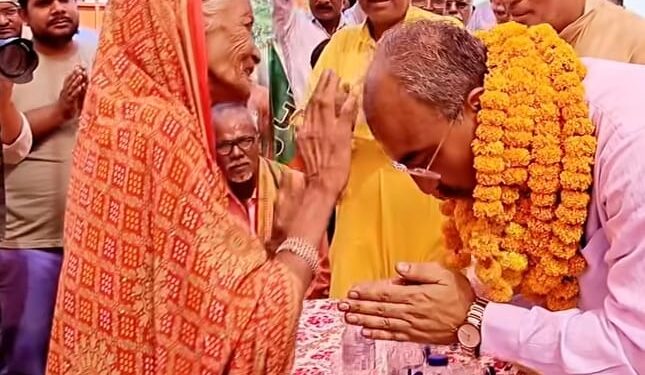 सीवान विधानसभा से एनडीए समर्पित भाजपा प्रत्याशी मंगल पांडेय ने क्षेत्र में जनसंपर्क कर जीत का मांगा आशीर्वाद