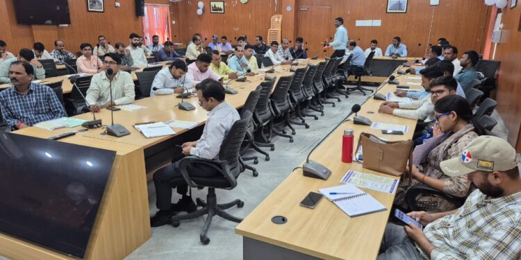 चुनाव ड्यूटी में लगे कर्मी कल से करेंगे मतदान, तैयारी पूरी