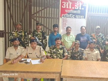 हरसिद्धि में पुलिस ने मनसफ अली हत्याकांड का खुलासा:शूटर समेत तीन आरोपी गिरफ्तार,भारी मात्रा में हथियार बरामद