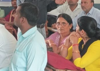 सीबीएसई स्कूल बसडिला , एम एम उर्दू तुरकहा और डीएवी थावे में तीन प्रशिक्षण स्थलों पर दो शिफ्ट में मतदान कार्मिकों को दी गई चुनाव प्रक्रिया की विस्तृत जानकारी*