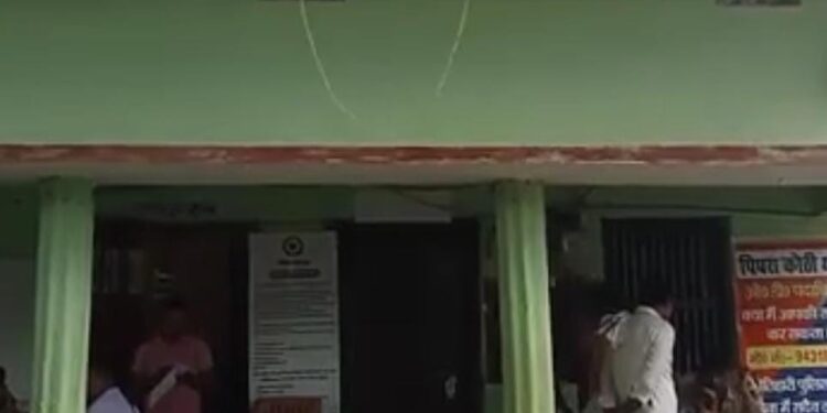 20 हजार का इनामी अपराधी तीन साल बाद गिरफ्तार:एसटीएफ ने पीपराकोठी लूटकांड के मुख्य आरोपी को पकड़ा