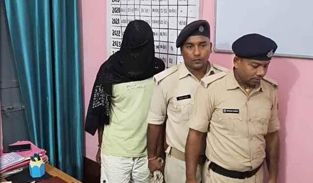 बिहार में अवैध हथियार के साथ एक गिरफ्तार, 50 हजार का इनामी अपराधी पुलिस को चकमा देने में कामयाब