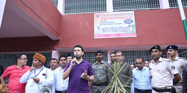 “शत-प्रतिशत मतदान सीतामढ़ी का अभियान” के तहत प्रभात फेरी निकाली गई