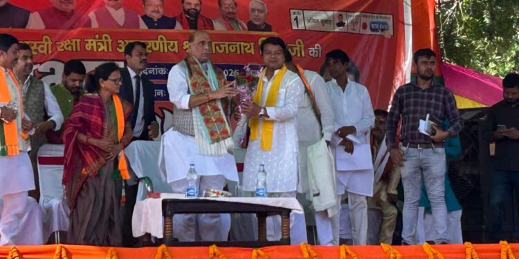 रक्षामंत्री राजनाथ सिंह ने कहा उन्होंने धर्म पूछकर मारा, हमने कर्म देखकर मारा, अनिल कुमार के समर्थन में पहुंचे मेजरगंज