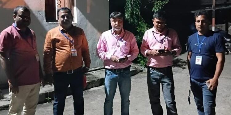 वोटिंग के दौरान निर्बाध बिजली आपूर्ति हेतु देर शाम तक तत्पर रहे जेई हामीद रज़ा