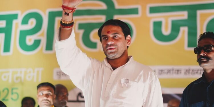 हमारी हार में भी जनता की जीत छिपी है। आज के परिणामों को मैं जनादेश के रूप में स्वीकार करता हूँ – तेज प्रताप यादव