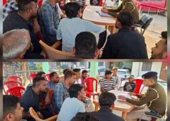 गोपालगंज :- कुचायकोट थाना अध्यक्ष दर्पण सुमन के नेतृत्व में कुचायकोट व सासामुसा के आर्केस्ट्रा संचालकों के साथ बैठक आयोजित।