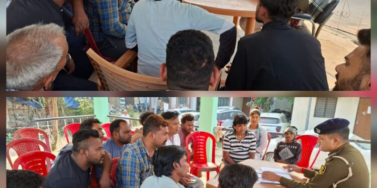 गोपालगंज :- कुचायकोट थाना अध्यक्ष दर्पण सुमन के नेतृत्व में कुचायकोट व सासामुसा के आर्केस्ट्रा संचालकों के साथ बैठक आयोजित।