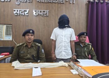 मांझी थानान्तर्गत अवैध अग्नेयास्त्र बरामद कर 01 अभियुक्त को किया गया गिरफ्तार, साथ ही 01 विधि विरुद्ध बालक निरुद्ध