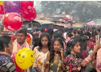 बहनों ने अपने भाई के सुख समृद्धि के लिए पारंपरिक उत्साह के साथ मनाया पीडिया का व्रत