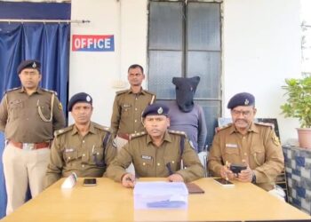 गोपालगंज :- मीरगंज के पाण्डेय समईल गांव में पत्नी की हत्या मामले का खुलासा। मुख्य आरोपी मुन्ना चौधरी गिरफ्तार।