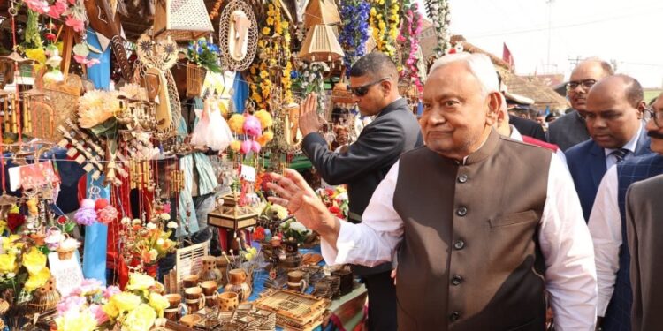 सारण जिले के सोनपुर स्थित विश्व-प्रसिद्ध हरिहर क्षेत्र सोनपुर मेला-2025 का भ्रमण किया तथा अधिकारियों को आवश्यक दिशा-निर्देश दिए।