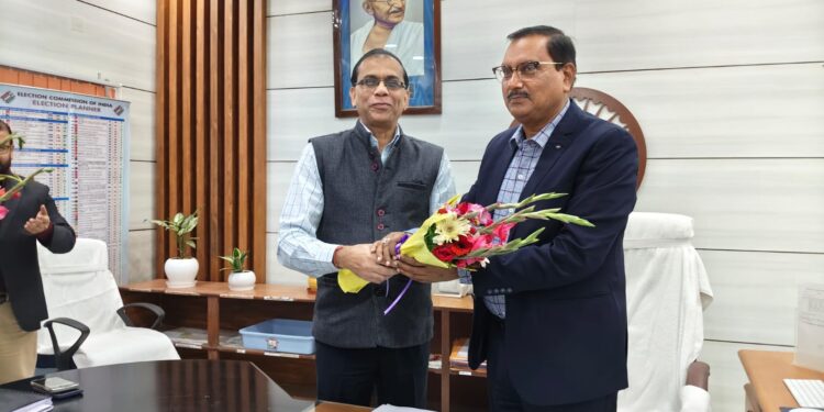 समाहरणालय परिसर स्थित जिला पदाधिकारी कार्यालय में एक गरिमामय समारोह का आयोजन किया