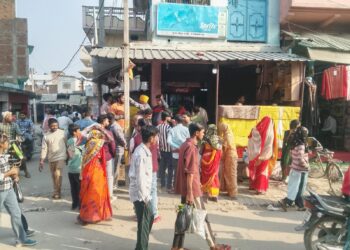 ट्रक की चपेट में आया स्कूली बच्चा, इलाज के लिए ले जाते समय मौतपुलिस ने चालक को हिरासत में लेकर ट्रक को किया जब्त