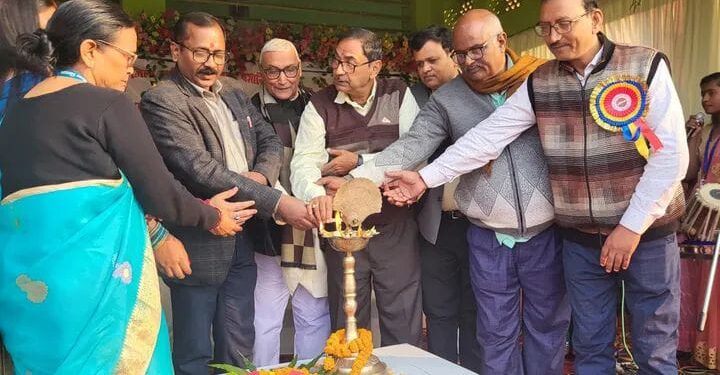 बेगूसराय में चमकी विज्ञान की चमक: 53वीं जिला स्तरीय बाल वैज्ञानिक प्रदर्शनी 2025-26 का भव्य आयोजन