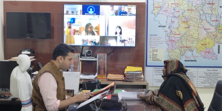 सीतामढ़ी जिले में जन समस्याओं के त्वरित समाधान एवं पारदर्शिता को सुदृढ़ करने के उद्देश्य से जनता दरबार कार्यक्रम को नए स्वरूप में आयोजित किया जा रहा है।