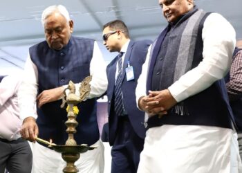 पटना पुस्तक मेला का भव्य आगाज: मुख्यमंत्री नीतीश कुमार ने दीप प्रज्ज्वलित कर किया उद्घाटन